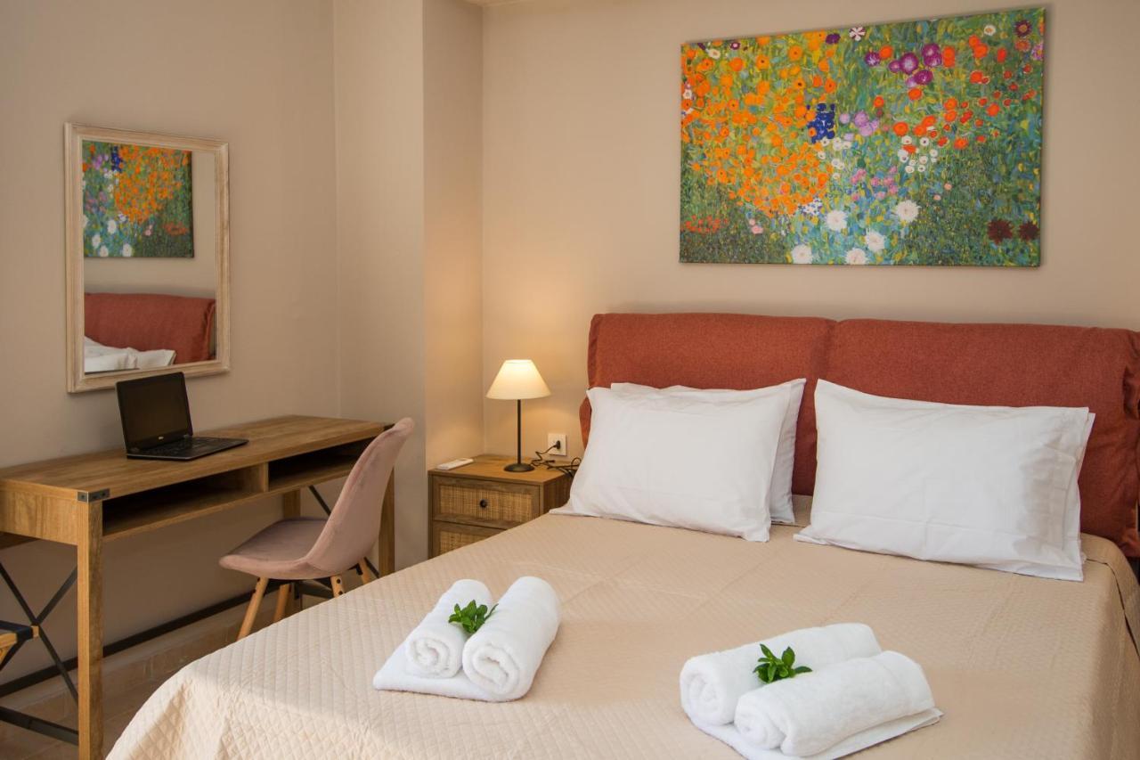 Akrotiri Sea View Suites Екстериор снимка