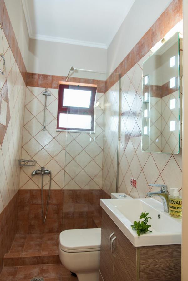Akrotiri Sea View Suites Екстериор снимка