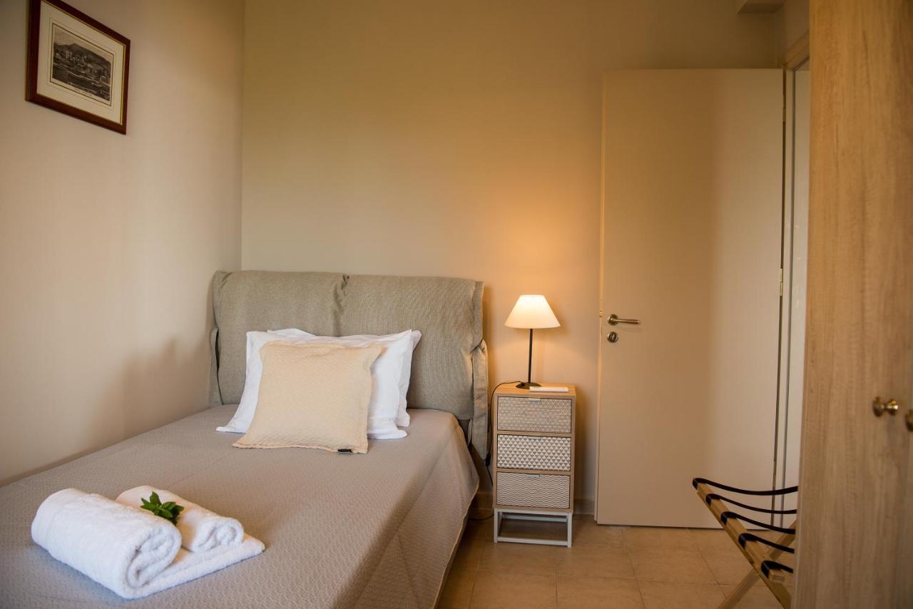 Akrotiri Sea View Suites Екстериор снимка